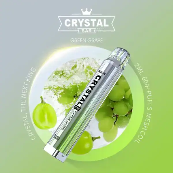 Crystal Bar mit Green Grape Geschmack, 2ml Liquid und über 600 Zügen. Ausgestattet mit Mesh-Coil-Technologie für intensiveren Geschmack. Die Verpackung zeigt grüne Trauben und eine erfrischende Wasserumgebung, begleitet von einem sanften grünen Hintergrund sowie dem Markenlogo 'Crystal Bar'.